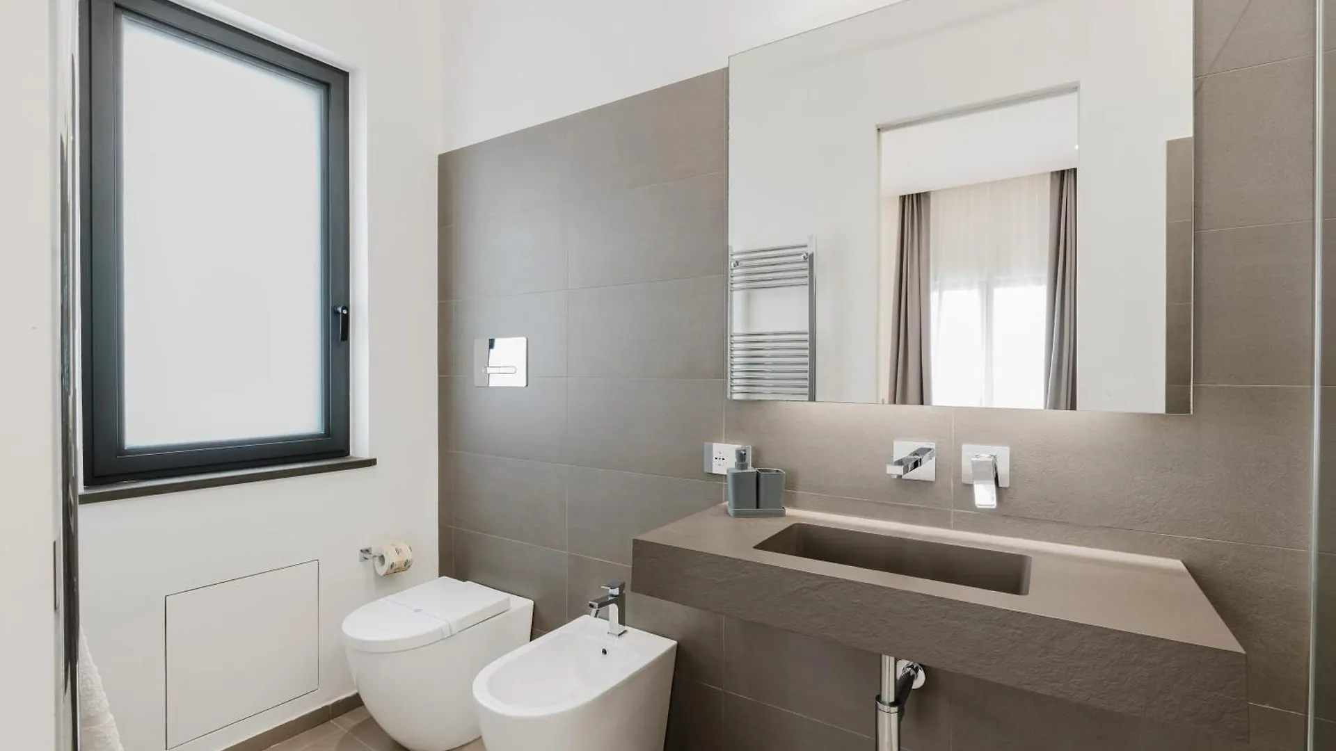 ベッド・アンド・ブレックファスト Casa Umeli With Jacuzzi And Sauna マルサラ